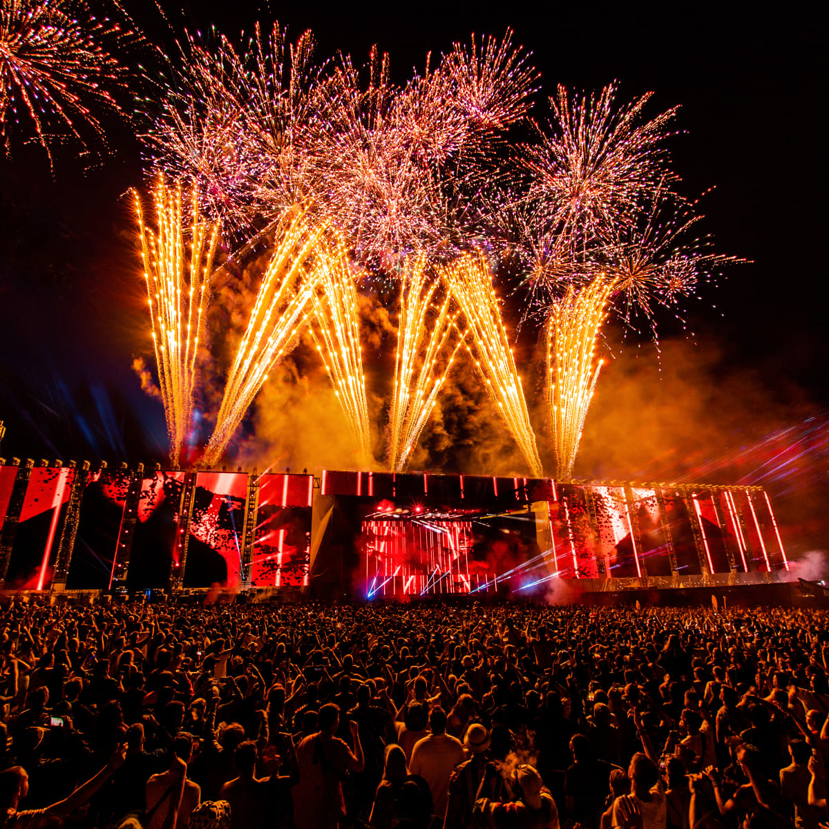 creamfields 2 - Buses To Concerts | Concert Travel | Event Coaches